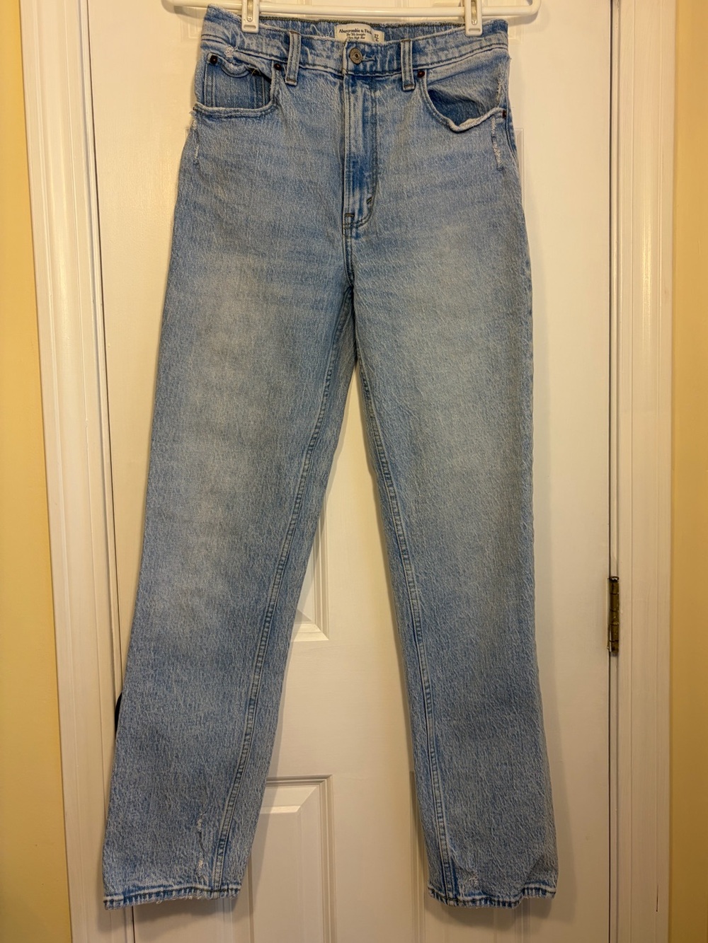 Abercrombie & Fitch ’90s Straight Jeans | Ultra High Rise Light Wash | Size 27 4